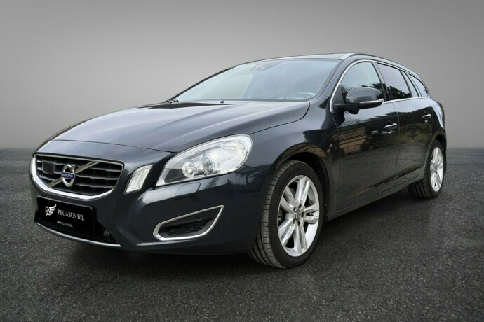 volvo-v60-diesel-2013-big-0