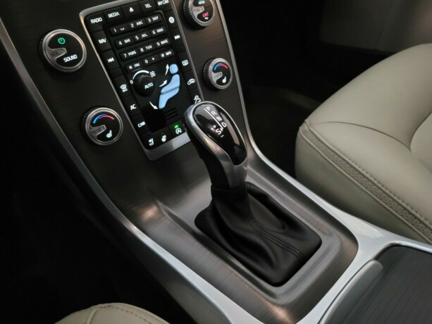 volvo-xc-70-diesel-2016-big-23