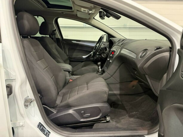 ford-mondeo-diesel-2014-big-9