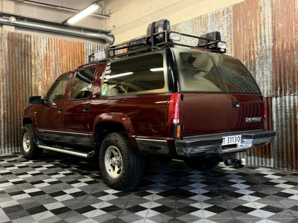 chevrolet-suburban-bensin-1994-big-13