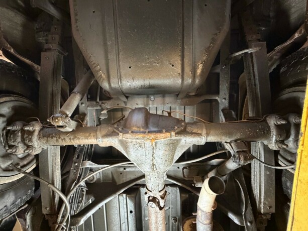 chevrolet-suburban-bensin-1994-big-55