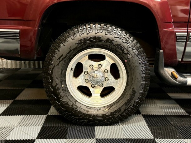 chevrolet-suburban-bensin-1994-big-5