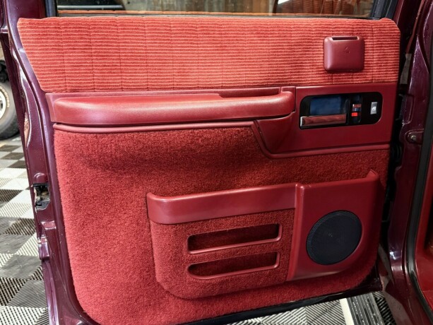 chevrolet-suburban-bensin-1994-big-45