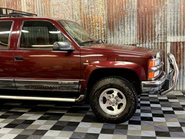 chevrolet-suburban-bensin-1994-big-3