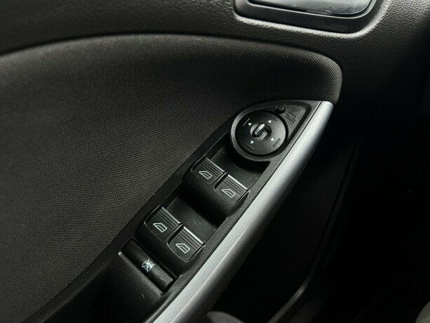 ford-focus-diesel-2011-big-20