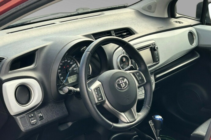 toyota-yaris-bensin-2013-big-8