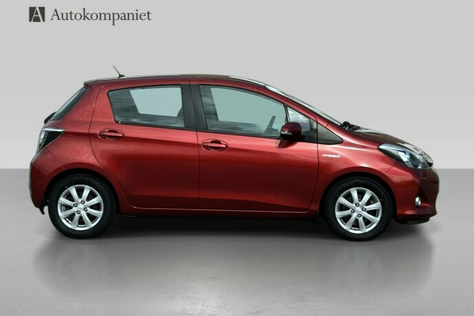 toyota-yaris-bensin-2013-big-2