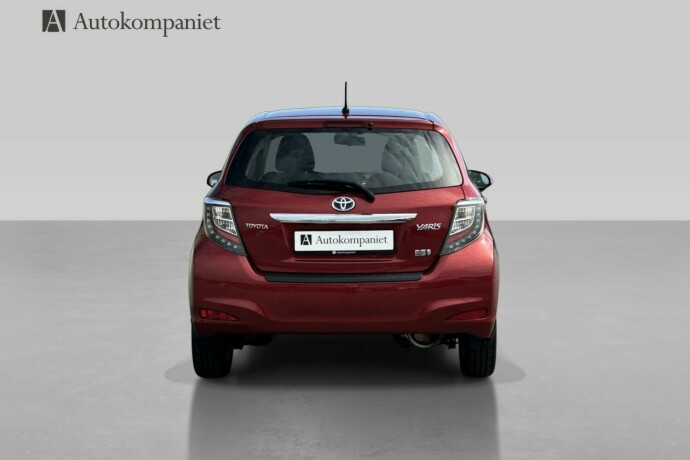 toyota-yaris-bensin-2013-big-5