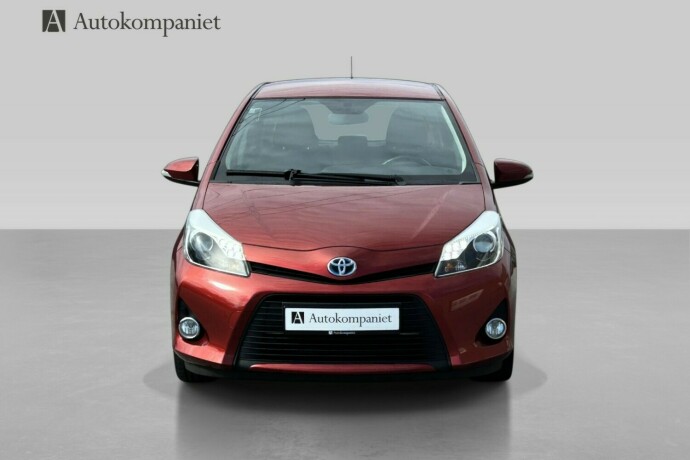 toyota-yaris-bensin-2013-big-7