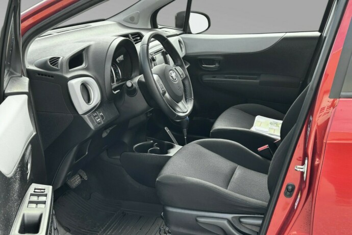 toyota-yaris-bensin-2013-big-9