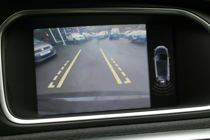 volvo-v40-diesel-2014-big-13