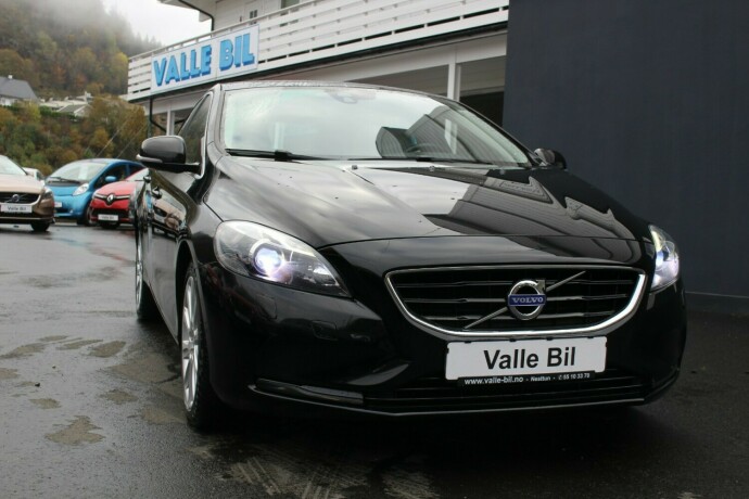 volvo-v40-diesel-2014-big-0