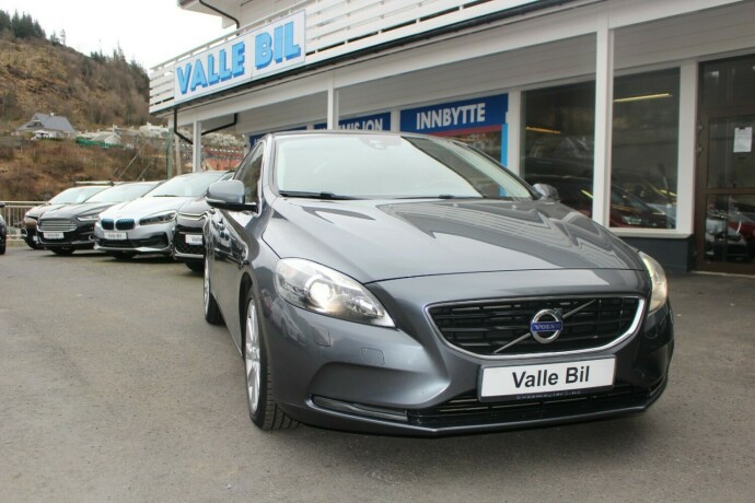 volvo-v40-diesel-2014-big-0