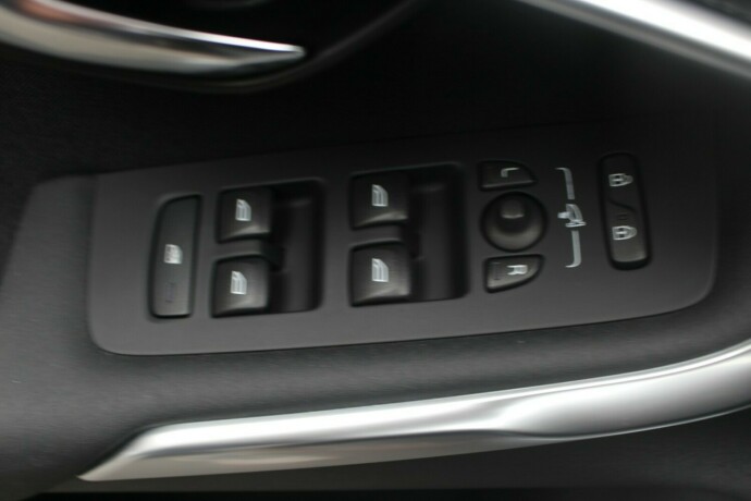 volvo-v40-diesel-2014-big-7