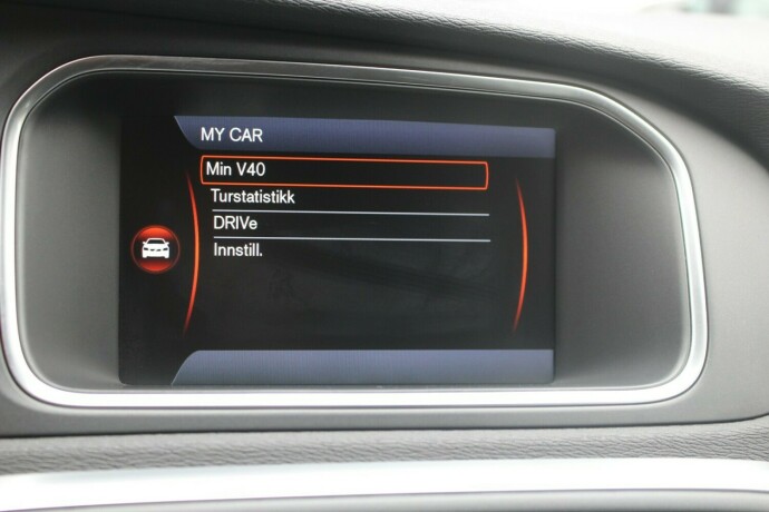 volvo-v40-diesel-2014-big-12