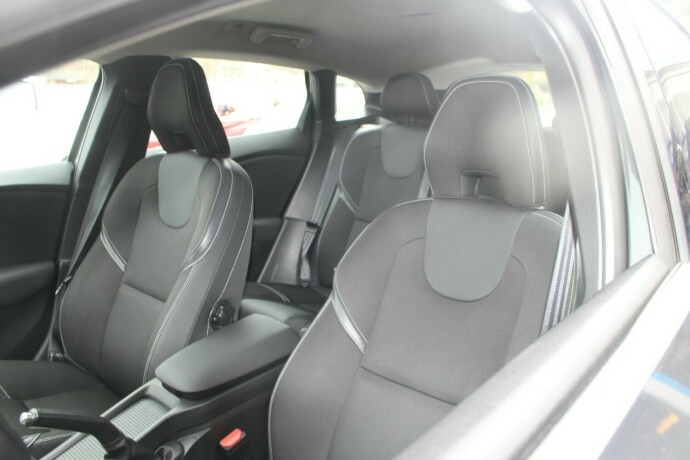 volvo-v40-diesel-2014-big-5