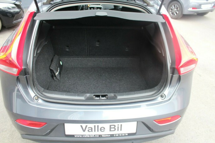 volvo-v40-diesel-2014-big-4