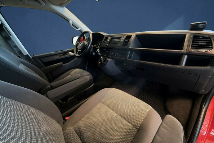 volkswagen-caravelle-diesel-2018-big-11