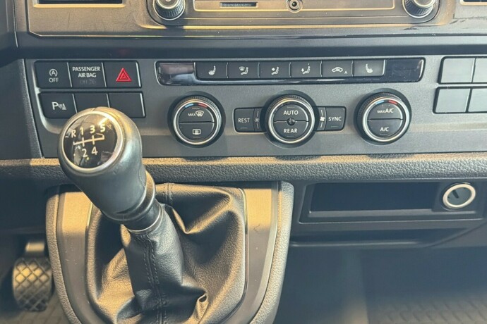 volkswagen-caravelle-diesel-2018-big-18