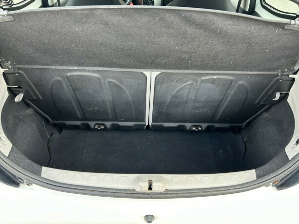 toyota-aygo-bensin-2014-big-8