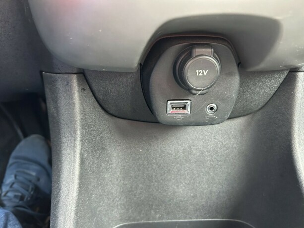 toyota-aygo-bensin-2014-big-23