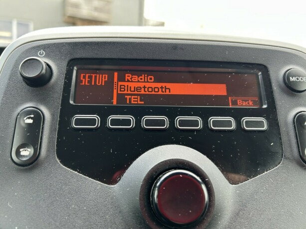 toyota-aygo-bensin-2014-big-25