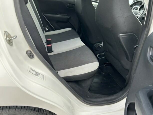 toyota-aygo-bensin-2014-big-9