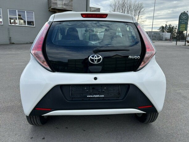 toyota-aygo-bensin-2014-big-5