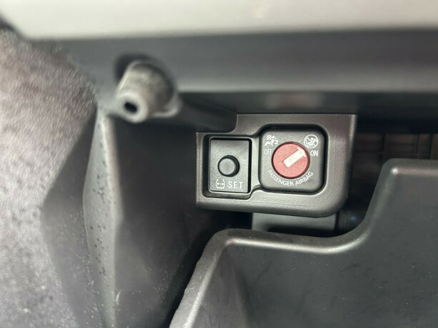 toyota-aygo-bensin-2014-big-12