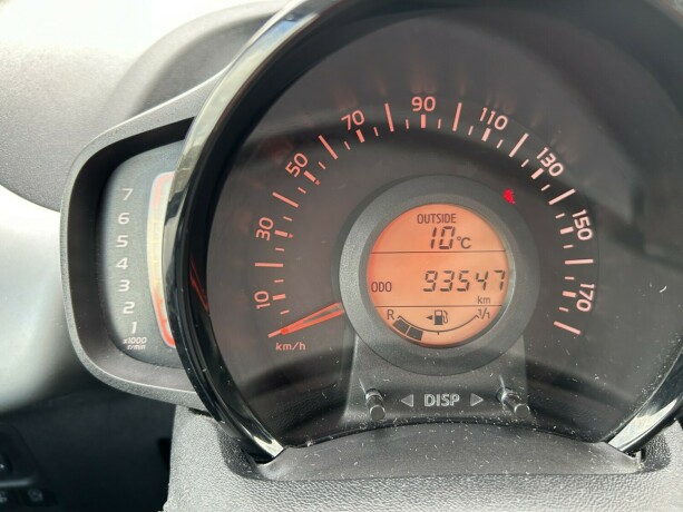 toyota-aygo-bensin-2014-big-21