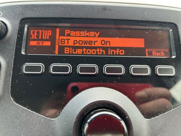 toyota-aygo-bensin-2014-big-26