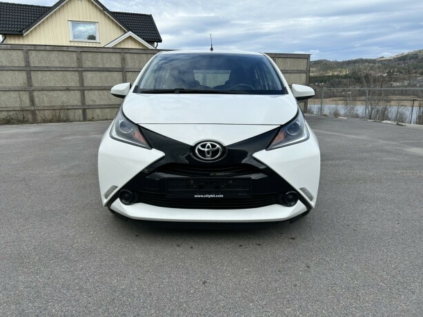 toyota-aygo-bensin-2014-big-1