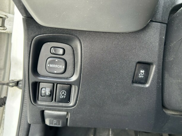 toyota-aygo-bensin-2014-big-18