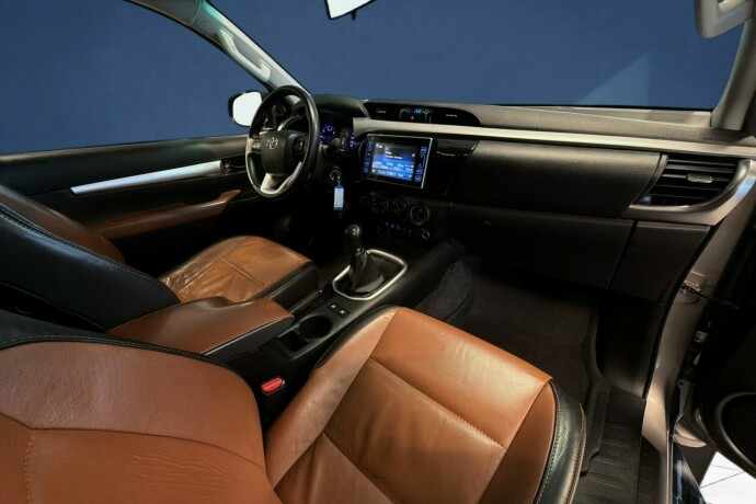 toyota-hilux-diesel-2017-big-13