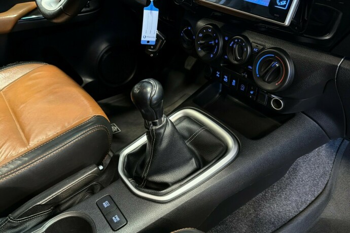 toyota-hilux-diesel-2017-big-16