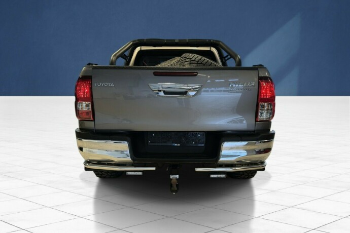 toyota-hilux-diesel-2017-big-4