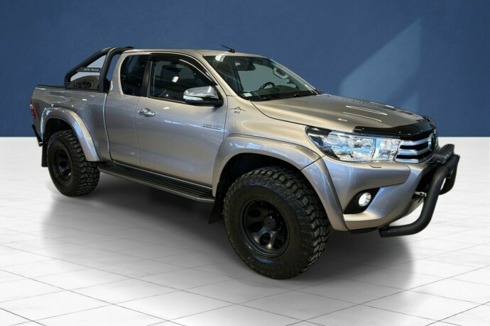 toyota-hilux-diesel-2017-big-1