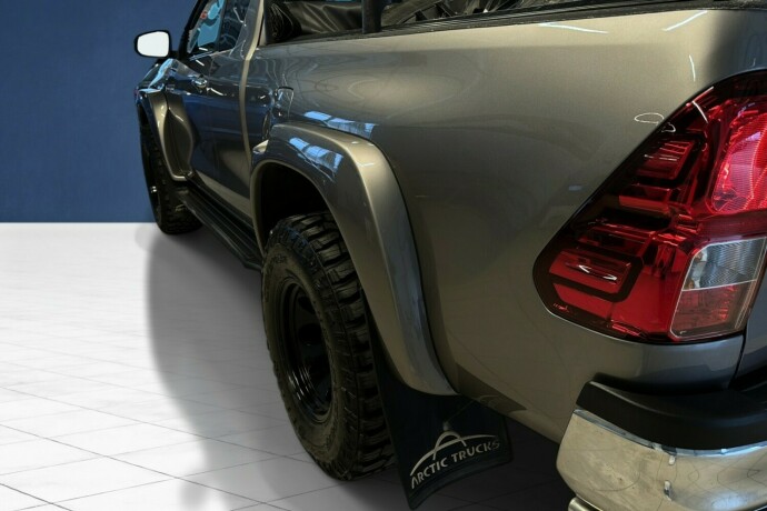 toyota-hilux-diesel-2017-big-9