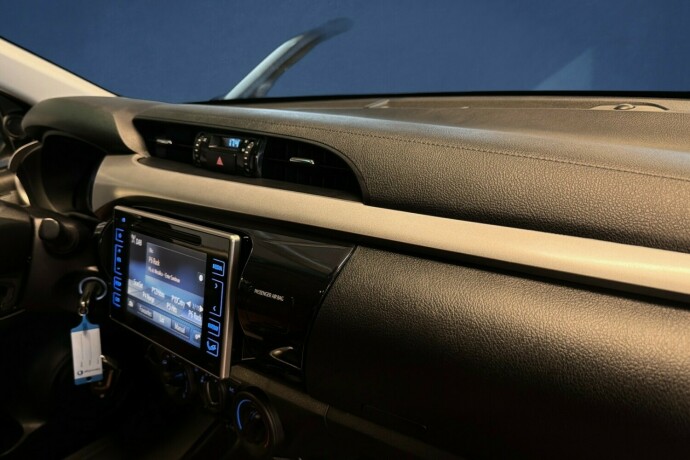 toyota-hilux-diesel-2017-big-18