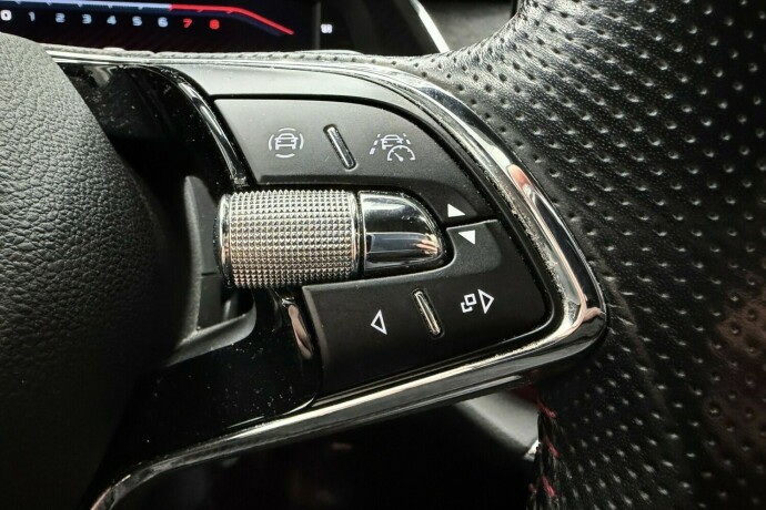 skoda-octavia-rs-elektrisitetbensin-2021-big-21