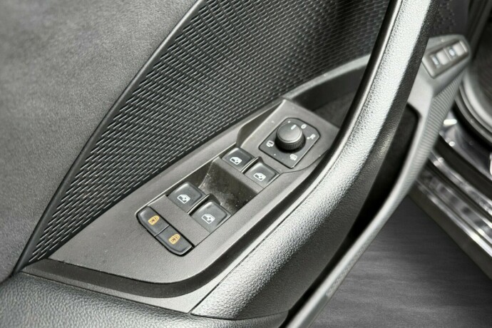 skoda-octavia-rs-elektrisitetbensin-2021-big-15