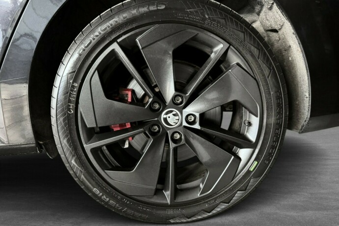 skoda-octavia-rs-elektrisitetbensin-2021-big-27