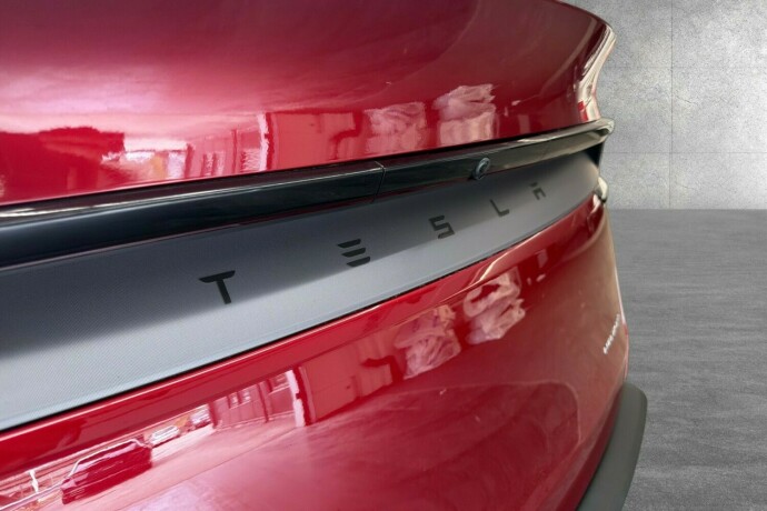 tesla-model-y-elektrisitet-2025-big-39