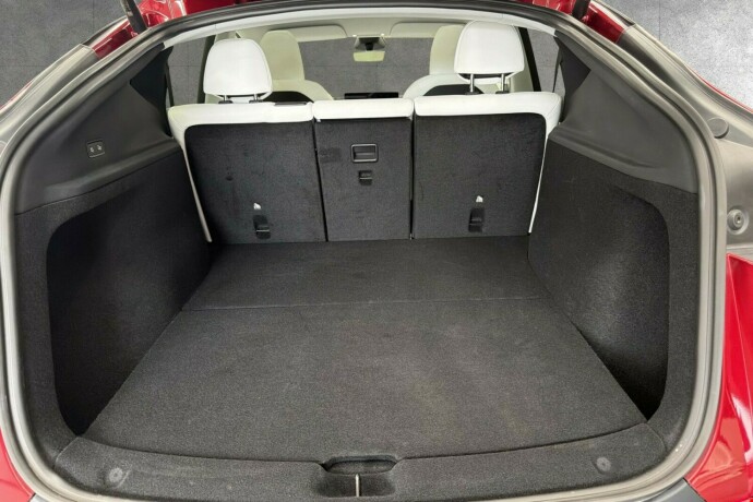 tesla-model-y-elektrisitet-2025-big-38