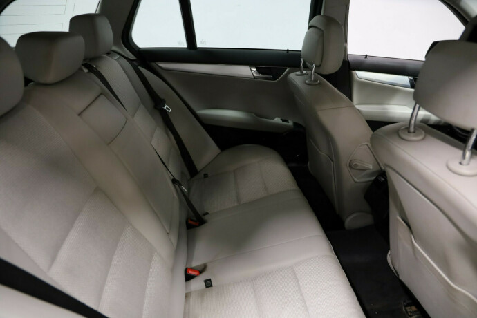 mercedes-benz-c-klasse-diesel-2011-big-12