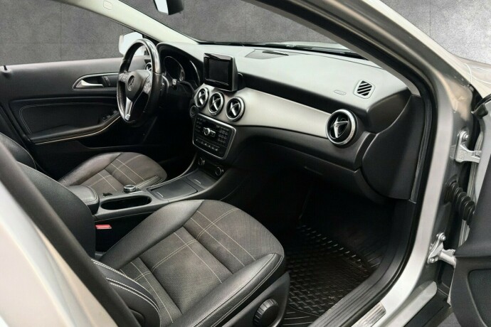 mercedes-benz-gla-diesel-2015-big-25