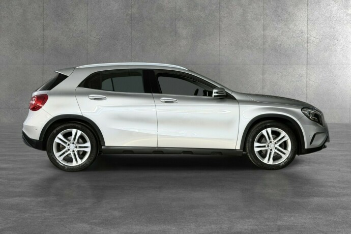 mercedes-benz-gla-diesel-2015-big-5