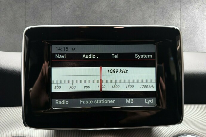 mercedes-benz-gla-diesel-2015-big-17