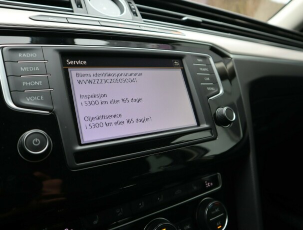 volkswagen-passat-elektrisitetbensin-2016-big-23