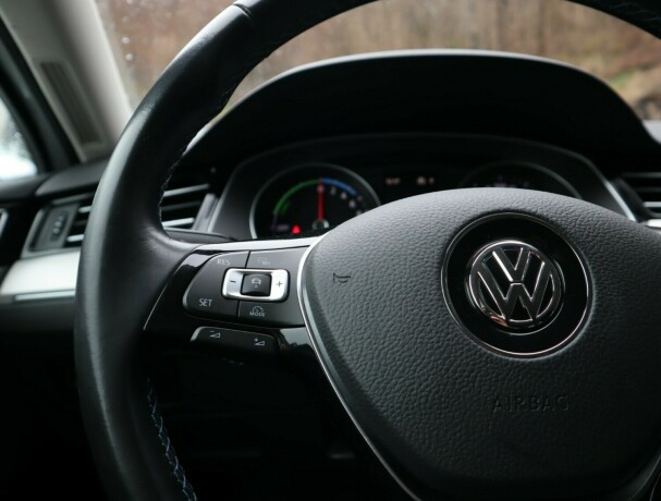 volkswagen-passat-elektrisitetbensin-2016-big-12